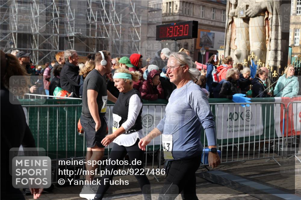 05.10.2025 - 20. swb-Marathon Bremen Yannick Fuchs http://msf.ph/oto/9227486 05.10.2025 11:01:20 Ziel 9182, 9443, 9613, 9880, 10477, 10544, 10762, 10914, 11337, 11338, 11524, 11597, 11680, 11719 meine-sportfotos.de