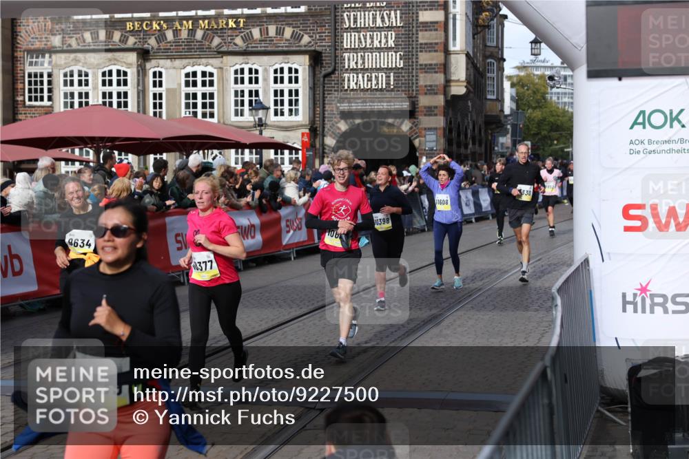 05.10.2025 - 20. swb-Marathon Bremen Yannick Fuchs http://msf.ph/oto/9227500 05.10.2025 10:58:15 Ziel 9330, 9576, 9582, 9634, 9872, 10127, 10377, 10395, 10398, 10459, 10620, 10793, 11058, 11601, 11608 meine-sportfotos.de