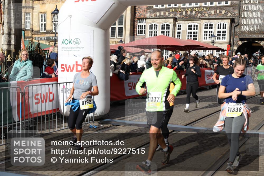 05.10.2025 - 20. swb-Marathon Bremen Yannick Fuchs http://msf.ph/oto/9227515 05.10.2025 11:01:20 Ziel 9182, 9443, 9613, 9880, 10477, 10544, 10762, 10914, 11337, 11338, 11524, 11597, 11680, 11719 meine-sportfotos.de