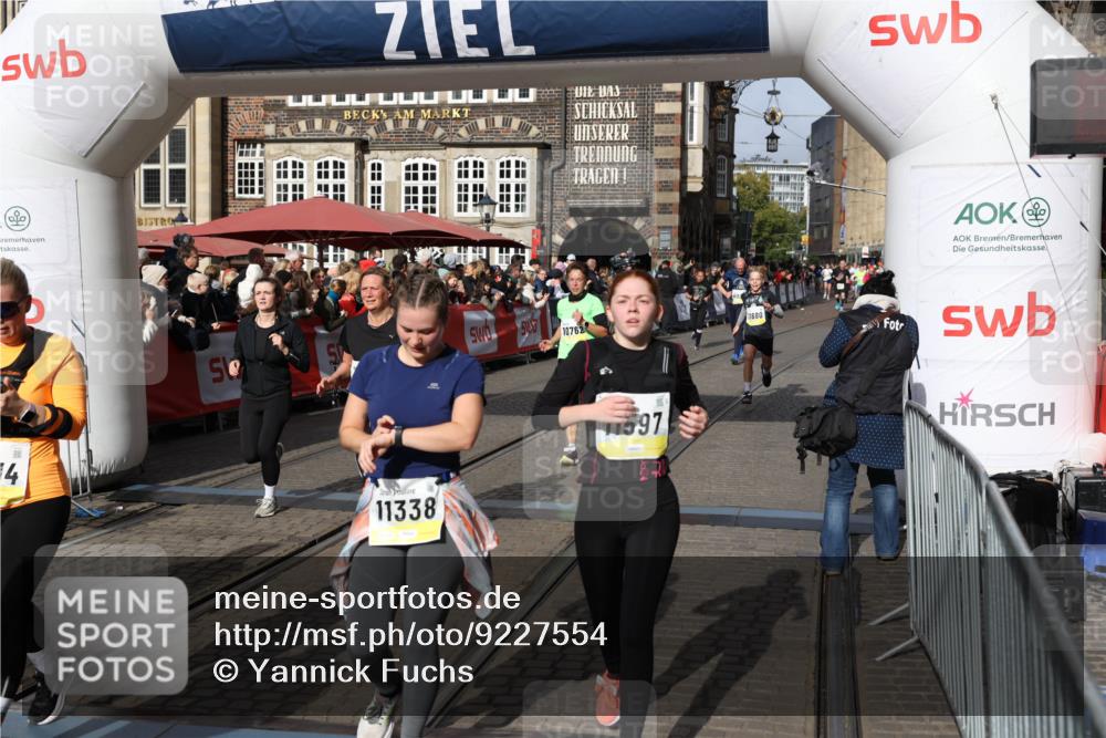 05.10.2025 - 20. swb-Marathon Bremen Yannick Fuchs http://msf.ph/oto/9227554 05.10.2025 11:01:22 Ziel 9182, 9443, 9613, 9880, 10544, 10762, 10914, 11337, 11338, 11524, 11597, 11680 meine-sportfotos.de