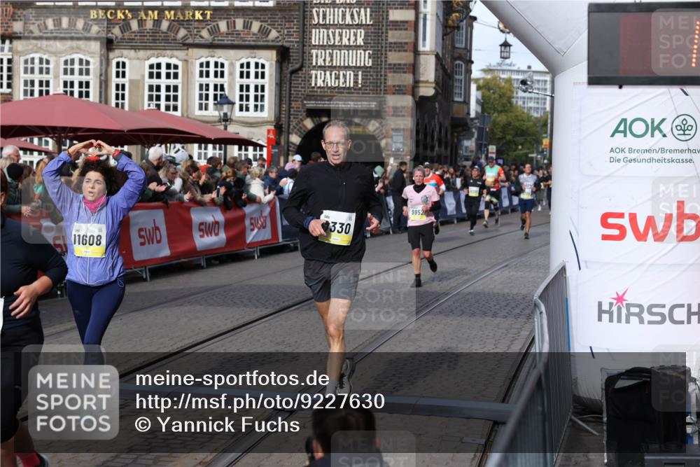 05.10.2025 - 20. swb-Marathon Bremen Yannick Fuchs http://msf.ph/oto/9227630 05.10.2025 10:58:18 Ziel 9330, 9576, 9582, 9634, 9952, 10127, 10377, 10395, 10398, 10459, 10620, 11058, 11562, 11608 meine-sportfotos.de