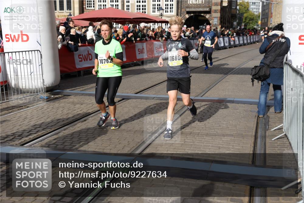 05.10.2025 - 20. swb-Marathon Bremen Yannick Fuchs http://msf.ph/oto/9227634 05.10.2025 11:01:24 Ziel 9182, 9613, 9925, 10544, 10762, 10914, 11337, 11338, 11597, 11680, 11688 meine-sportfotos.de