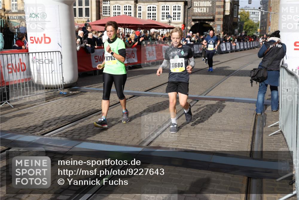 05.10.2025 - 20. swb-Marathon Bremen Yannick Fuchs http://msf.ph/oto/9227643 05.10.2025 11:01:24 Ziel 9182, 9613, 9925, 10544, 10762, 10914, 11337, 11338, 11597, 11680, 11688 meine-sportfotos.de