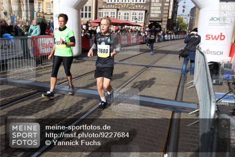 05.10.2025 - 20. swb-Marathon Bremen Yannick Fuchs http://msf.ph/oto/9227684 05.10.2025 11:01:25 Ziel 9182, 9613, 9925, 10544, 10762, 10914, 11337, 11338, 11597, 11680, 11688 meine-sportfotos.de