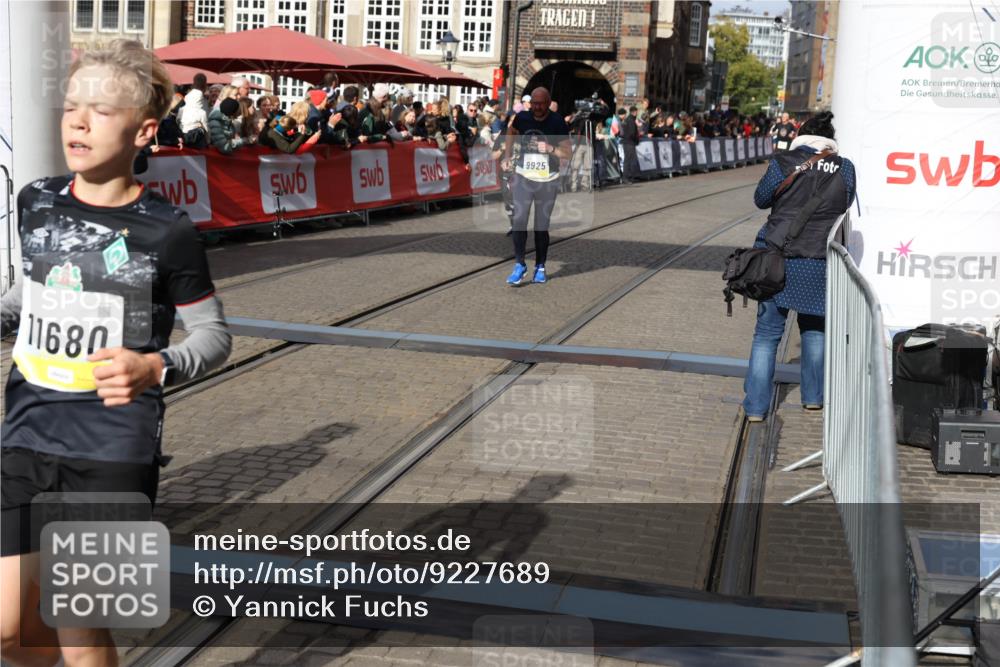 05.10.2025 - 20. swb-Marathon Bremen Yannick Fuchs http://msf.ph/oto/9227689 05.10.2025 11:01:25 Ziel 9182, 9613, 9925, 10544, 10762, 10914, 11337, 11338, 11597, 11680, 11688 meine-sportfotos.de