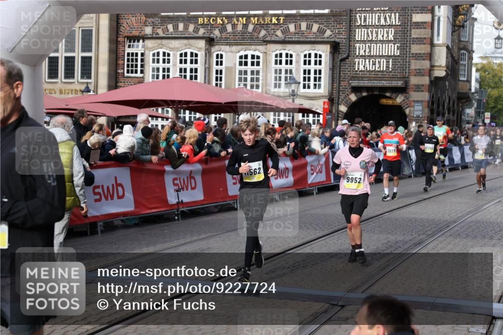 05.10.2025 - 20. swb-Marathon Bremen Yannick Fuchs http://msf.ph/oto/9227724 05.10.2025 10:58:20 Ziel 9330, 9634, 9952, 10377, 10398, 10459, 10620, 11562, 11608 meine-sportfotos.de