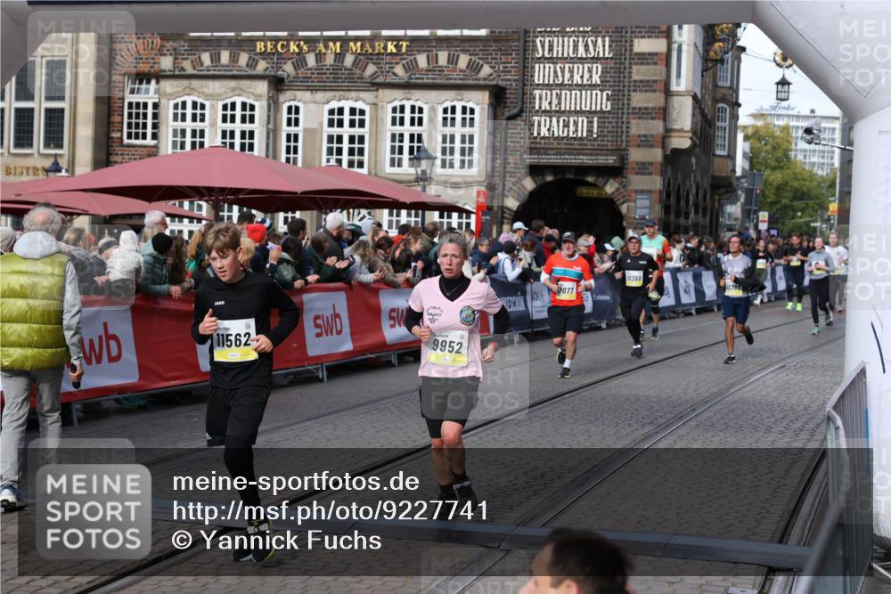 05.10.2025 - 20. swb-Marathon Bremen Yannick Fuchs http://msf.ph/oto/9227741 05.10.2025 10:58:21 Ziel 7077, 9330, 9634, 9952, 10377, 10398, 10620, 11562, 11608 meine-sportfotos.de