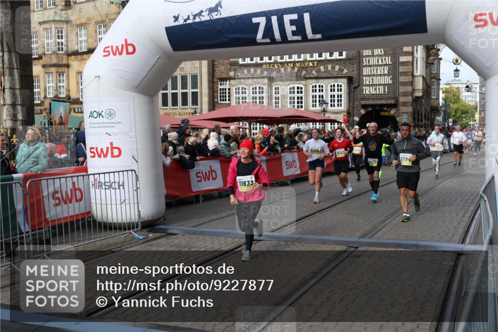 05.10.2025 - 20. swb-Marathon Bremen Yannick Fuchs http://msf.ph/oto/9227877 05.10.2025 11:01:35 Ziel 7908, 9286, 9371, 10157, 10336, 11194, 11633 meine-sportfotos.de