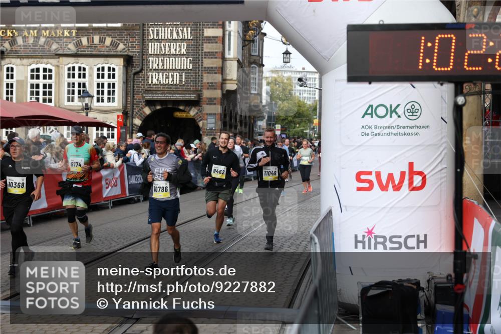 05.10.2025 - 20. swb-Marathon Bremen Yannick Fuchs http://msf.ph/oto/9227882 05.10.2025 10:58:24 Ziel 7077, 9174, 9330, 9462, 9952, 10368, 10398, 10786, 11049, 11562, 11608, 11724 meine-sportfotos.de