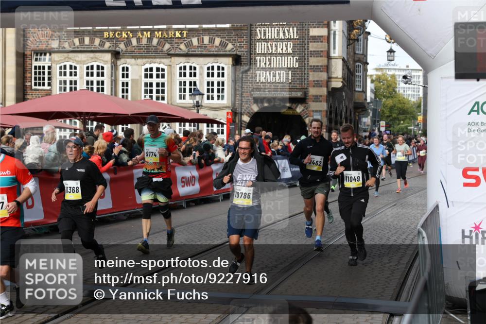 05.10.2025 - 20. swb-Marathon Bremen Yannick Fuchs http://msf.ph/oto/9227916 05.10.2025 10:58:25 Ziel 7077, 9174, 9330, 9462, 9952, 10368, 10786, 11049, 11184, 11495, 11562, 11724 meine-sportfotos.de