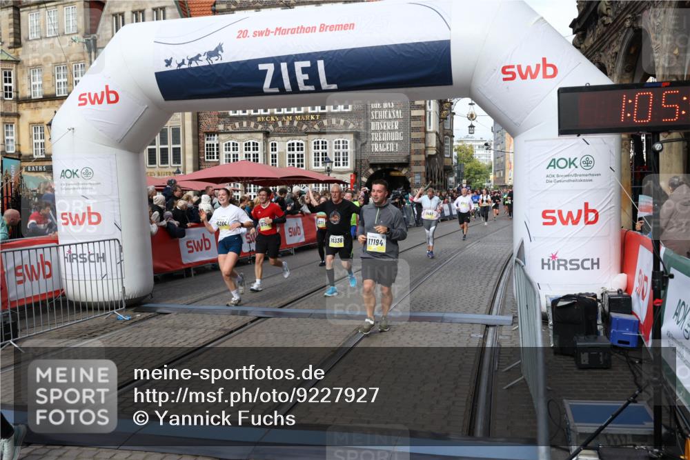 05.10.2025 - 20. swb-Marathon Bremen Yannick Fuchs http://msf.ph/oto/9227927 05.10.2025 11:01:36 Ziel 7908, 9286, 9371, 10157, 10336, 11194, 11493, 11633 meine-sportfotos.de