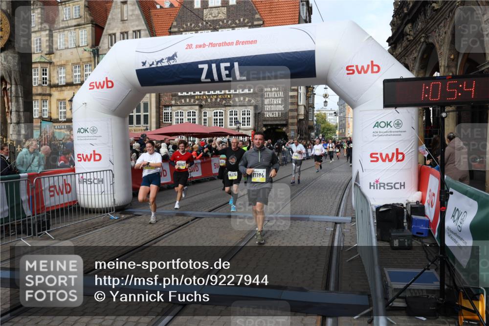 05.10.2025 - 20. swb-Marathon Bremen Yannick Fuchs http://msf.ph/oto/9227944 05.10.2025 11:01:37 Ziel 7908, 9286, 9322, 9371, 10157, 10336, 11194, 11493, 11633 meine-sportfotos.de