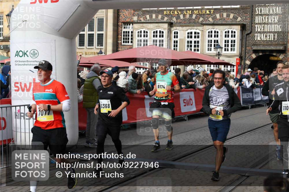 05.10.2025 - 20. swb-Marathon Bremen Yannick Fuchs http://msf.ph/oto/9227946 05.10.2025 10:58:25 Ziel 7077, 9174, 9330, 9462, 9952, 10368, 10786, 11049, 11184, 11495, 11562, 11724 meine-sportfotos.de