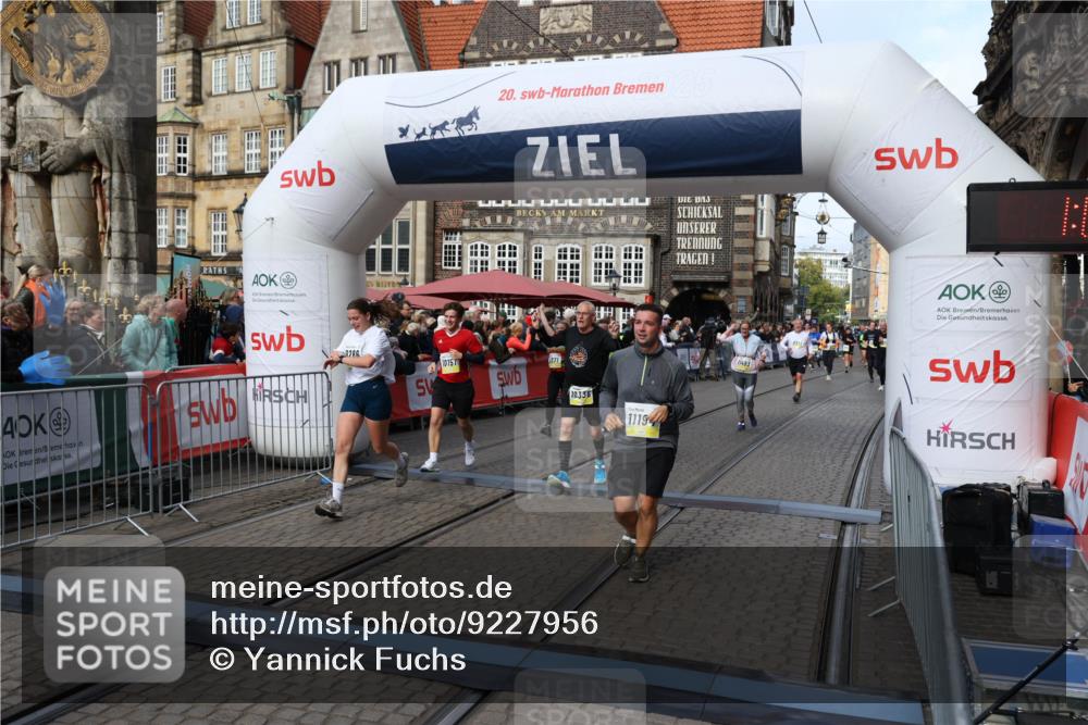 05.10.2025 - 20. swb-Marathon Bremen Yannick Fuchs http://msf.ph/oto/9227956 05.10.2025 11:01:37 Ziel 7908, 9286, 9322, 9371, 10157, 10336, 11194, 11493, 11633 meine-sportfotos.de