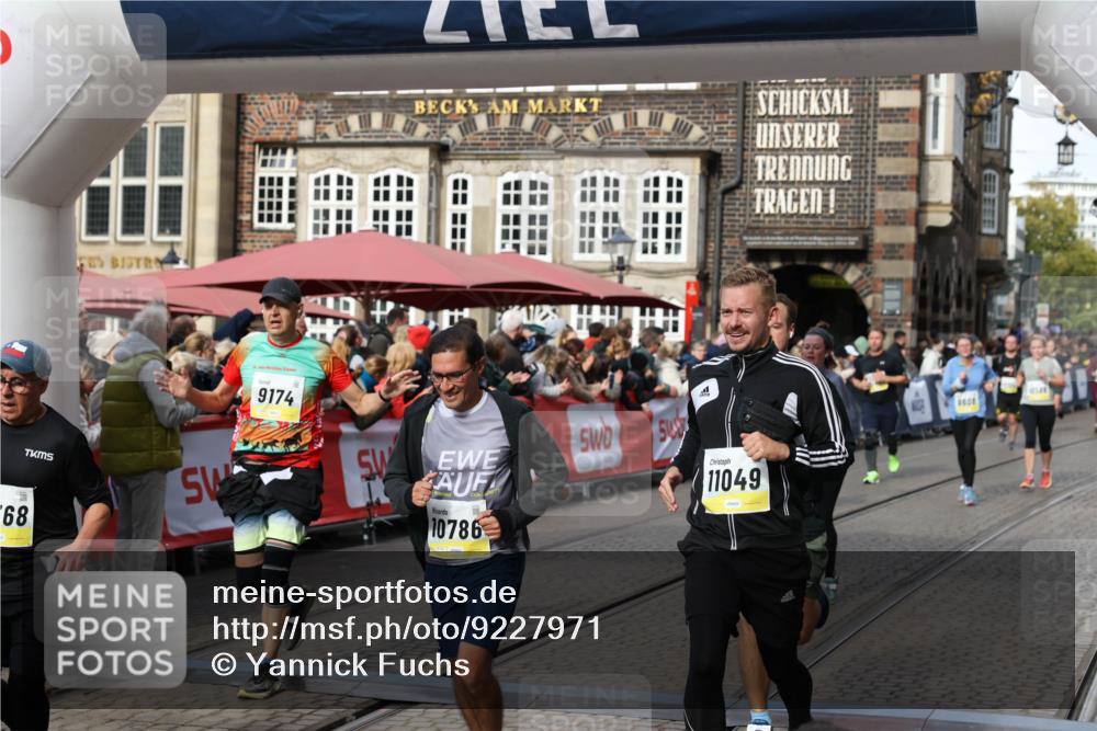 05.10.2025 - 20. swb-Marathon Bremen Yannick Fuchs http://msf.ph/oto/9227971 05.10.2025 10:58:26 Ziel 7077, 9174, 9462, 9608, 9952, 10368, 10786, 11049, 11184, 11495, 11562, 11724 meine-sportfotos.de