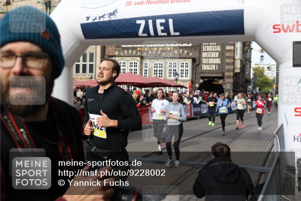 05.10.2025 - 20. swb-Marathon Bremen Yannick Fuchs http://msf.ph/oto/9228002 05.10.2025 10:58:27 Ziel 7077, 9174, 9462, 9608, 9952, 10084, 10368, 10586, 10786, 11049, 11184, 11495, 11562, 11724 meine-sportfotos.de