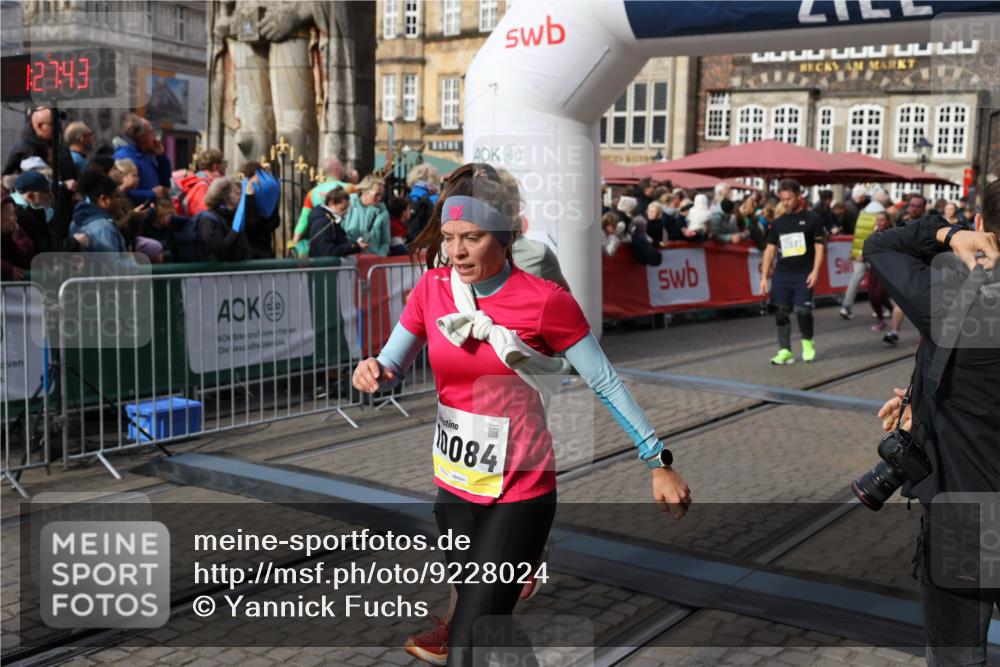 05.10.2025 - 20. swb-Marathon Bremen Yannick Fuchs http://msf.ph/oto/9228024 05.10.2025 10:58:32 Ziel 9174, 9433, 9462, 9608, 9820, 10084, 10368, 10586, 10786, 11049, 11181, 11184, 11291, 11495, 11591, 11700, 11724 meine-sportfotos.de