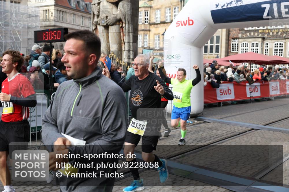 05.10.2025 - 20. swb-Marathon Bremen Yannick Fuchs http://msf.ph/oto/9228058 05.10.2025 11:01:39 Ziel 7908, 9278, 9286, 9322, 9371, 10056, 10157, 10324, 10336, 11194, 11493, 11633 meine-sportfotos.de