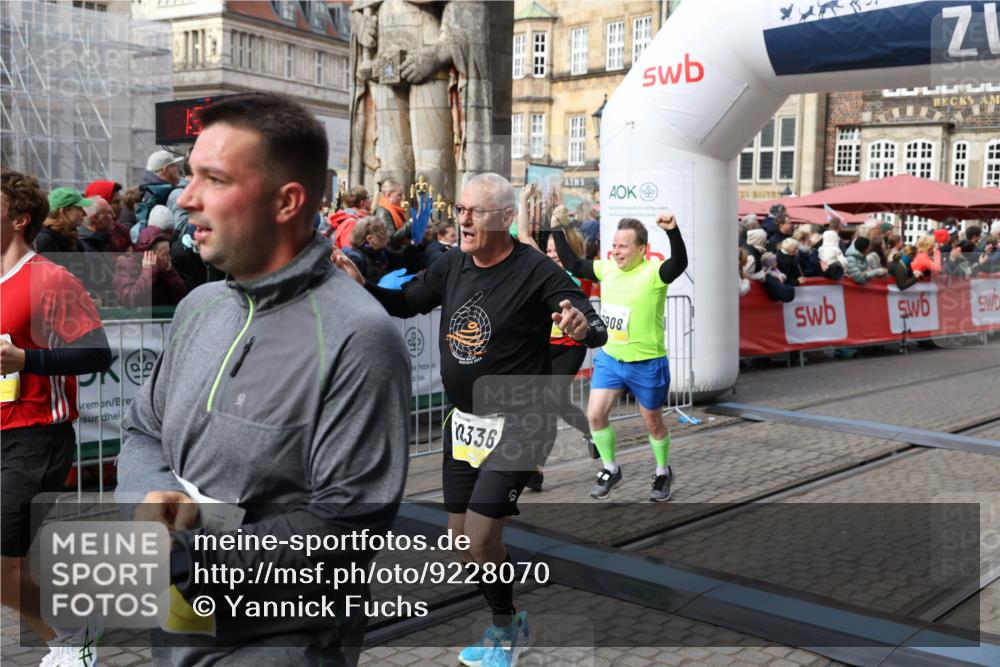 05.10.2025 - 20. swb-Marathon Bremen Yannick Fuchs http://msf.ph/oto/9228070 05.10.2025 11:01:39 Ziel 7908, 9278, 9286, 9322, 9371, 10056, 10157, 10324, 10336, 11194, 11493, 11633 meine-sportfotos.de