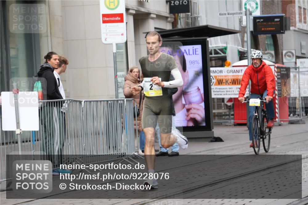 05.10.2025 - 20. swb-Marathon Bremen Strokosch-Dieckow http://msf.ph/oto/9228076 05.10.2025 10:28:19 Ziel 2, 2 meine-sportfotos.de