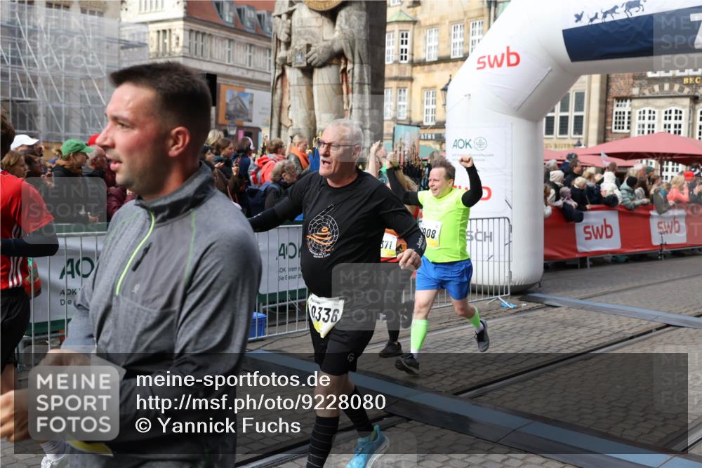 05.10.2025 - 20. swb-Marathon Bremen Yannick Fuchs http://msf.ph/oto/9228080 05.10.2025 11:01:39 Ziel 7908, 9278, 9286, 9322, 9371, 10056, 10157, 10324, 10336, 11194, 11493, 11633 meine-sportfotos.de