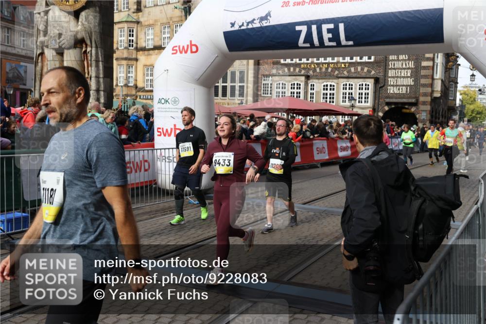 05.10.2025 - 20. swb-Marathon Bremen Yannick Fuchs http://msf.ph/oto/9228083 05.10.2025 10:58:36 Ziel 9433, 9608, 9820, 10055, 10084, 10261, 10408, 10586, 10988, 11181, 11291, 11591, 11700 meine-sportfotos.de