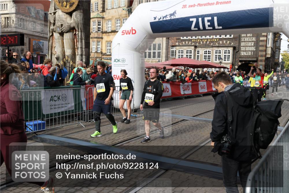 05.10.2025 - 20. swb-Marathon Bremen Yannick Fuchs http://msf.ph/oto/9228124 05.10.2025 10:58:37 Ziel 9433, 9820, 10055, 10084, 10261, 10285, 10408, 10586, 10988, 11181, 11291, 11591, 11700 meine-sportfotos.de
