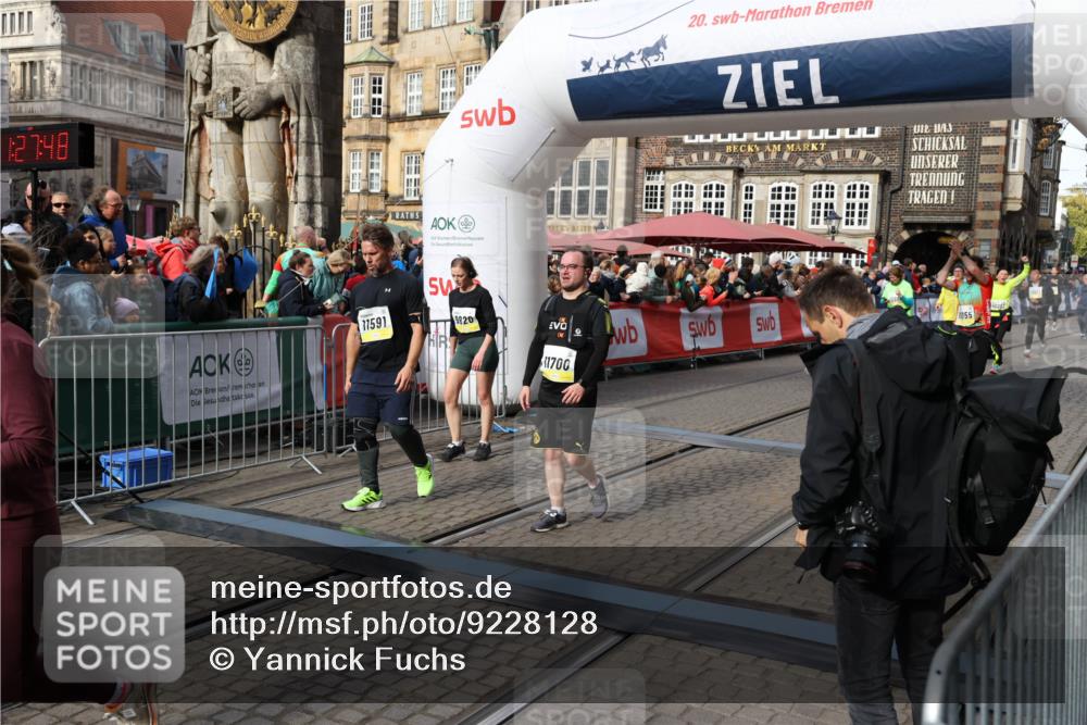 05.10.2025 - 20. swb-Marathon Bremen Yannick Fuchs http://msf.ph/oto/9228128 05.10.2025 10:58:37 Ziel 9433, 9820, 10055, 10084, 10261, 10285, 10408, 10586, 10988, 11181, 11291, 11591, 11700 meine-sportfotos.de