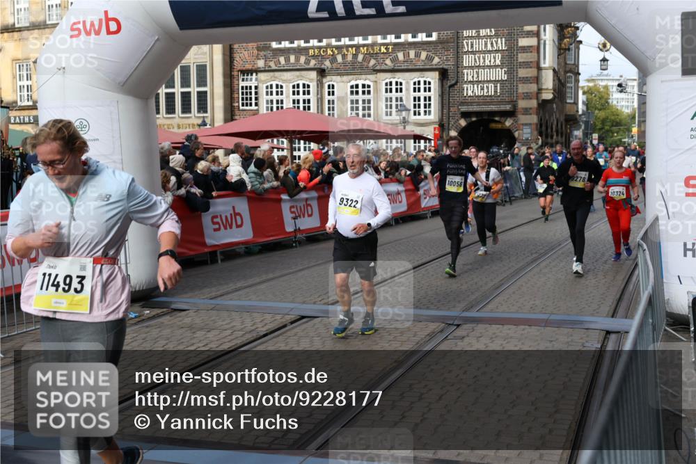 05.10.2025 - 20. swb-Marathon Bremen Yannick Fuchs http://msf.ph/oto/9228177 05.10.2025 11:01:41 Ziel 7908, 9278, 9286, 9322, 9371, 9432, 10030, 10056, 10157, 10324, 10336, 11194, 11223, 11493, 11633 meine-sportfotos.de