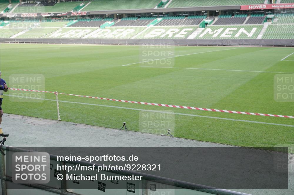 05.10.2025 - 20. swb-Marathon Bremen Michael Burmester http://msf.ph/oto/9228321 05.10.2025 10:26:06 Laufen im Stadion 8000, 9006, 9170, 9250, 9361, 9614, 9849, 9865, 9884, 9919, 9963, 9967, 10044, 10053, 10090, 10304, 10306, 10348, 10447, 10474, 10505, 10554, 10559, 10624, 10633, 10666, 10780, 10816, 10851, 10961, 11178, 11316, 11346, 11403, 11422, 11488, 11503, 11617, 11648, 11666, 11715, 11745, 9302, 9558, 9775, 10104, 10155, 10541, 10652, 11230, 11256, 11581 meine-sportfotos.de