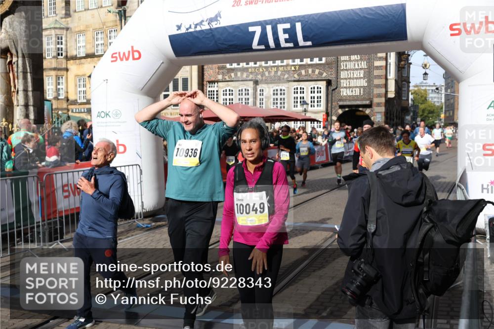 05.10.2025 - 20. swb-Marathon Bremen Yannick Fuchs http://msf.ph/oto/9228343 05.10.2025 10:58:46 Ziel 7163, 8585, 9359, 9370, 9430, 9472, 9529, 9622, 9714, 9766, 9913, 10049, 10261, 10285, 10513, 10527, 10591, 10679, 10871, 10936, 10988, 11078 meine-sportfotos.de
