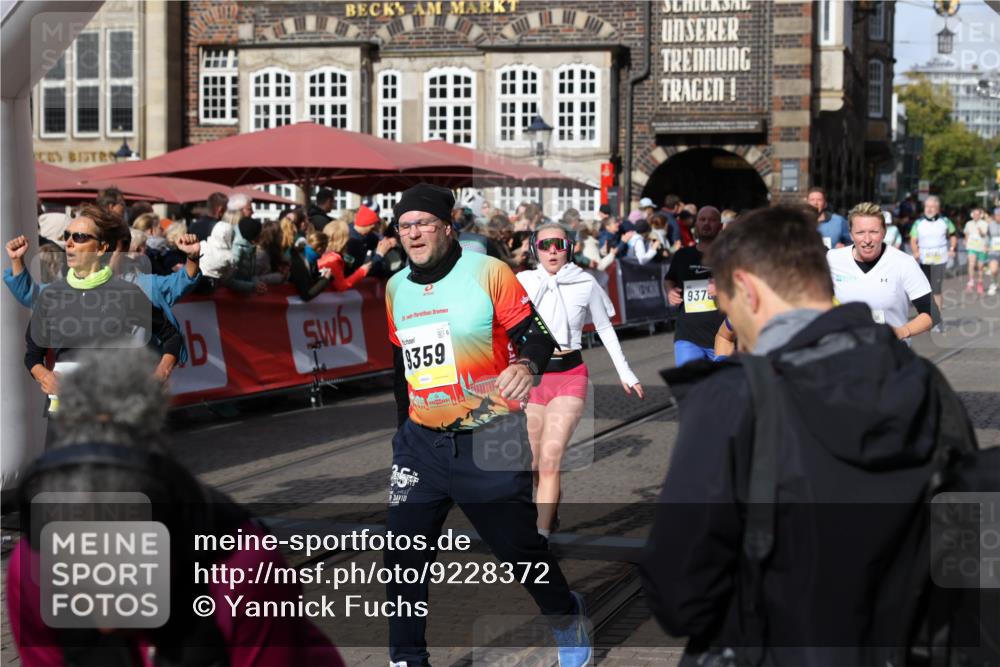 05.10.2025 - 20. swb-Marathon Bremen Yannick Fuchs http://msf.ph/oto/9228372 05.10.2025 10:58:48 Ziel 7163, 8585, 9346, 9359, 9370, 9430, 9472, 9529, 9540, 9622, 9714, 9766, 9913, 10049, 10513, 10527, 10591, 10679, 10871, 10936, 11078 meine-sportfotos.de