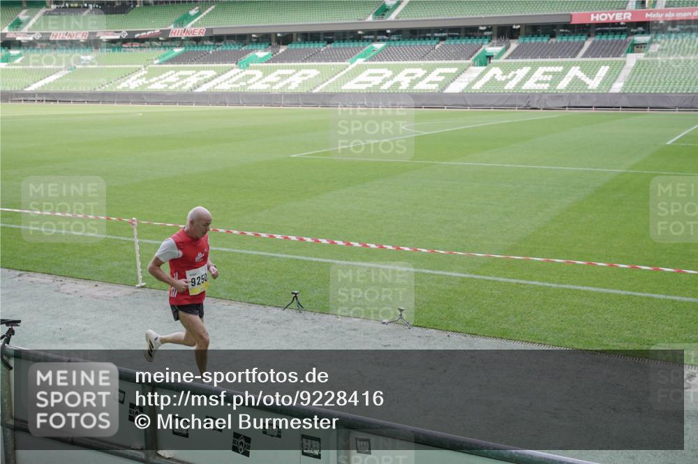 05.10.2025 - 20. swb-Marathon Bremen Michael Burmester http://msf.ph/oto/9228416 05.10.2025 10:26:13 Laufen im Stadion 8000, 9006, 9170, 9250, 9290, 9361, 9545, 9590, 9614, 9849, 9865, 9884, 9919, 9963, 9967, 10044, 10053, 10090, 10304, 10306, 10348, 10431, 10447, 10474, 10554, 10559, 10624, 10633, 10649, 10666, 10780, 10816, 10851, 10961, 11178, 11316, 11346, 11422, 11488, 11503, 11617, 11648, 11666, 11715, 11745, 9775, 9967, 10505, 11230, 11403, 11503 meine-sportfotos.de