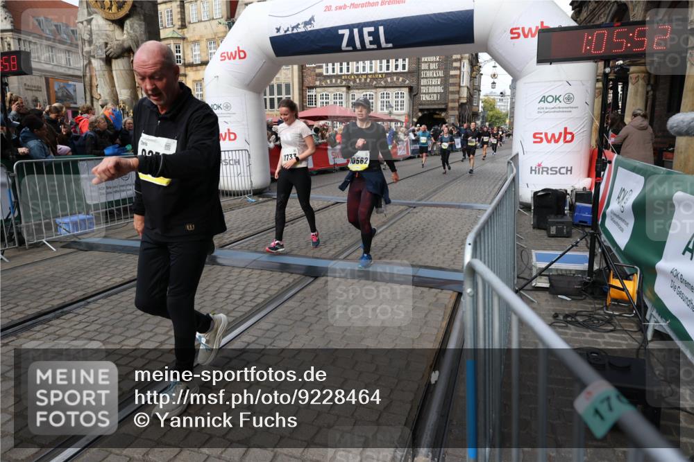 05.10.2025 - 20. swb-Marathon Bremen Yannick Fuchs http://msf.ph/oto/9228464 05.10.2025 11:01:47 Ziel 9269, 9278, 9294, 9322, 9432, 9782, 10026, 10030, 10056, 10324, 10370, 10562, 11223, 11463, 11732, 11733 meine-sportfotos.de