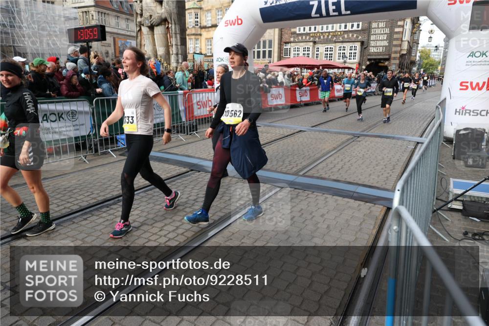 05.10.2025 - 20. swb-Marathon Bremen Yannick Fuchs http://msf.ph/oto/9228511 05.10.2025 11:01:49 Ziel 9189, 9269, 9278, 9294, 9432, 9782, 10026, 10030, 10056, 10324, 10370, 10562, 10903, 10904, 11223, 11463, 11732, 11733 meine-sportfotos.de