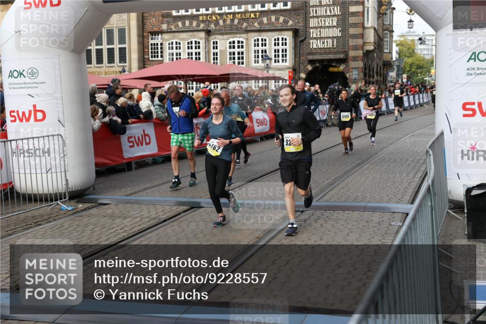 05.10.2025 - 20. swb-Marathon Bremen Yannick Fuchs http://msf.ph/oto/9228557 05.10.2025 11:01:50 Ziel 9189, 9269, 9294, 9432, 9782, 10004, 10026, 10030, 10370, 10562, 10903, 10904, 11223, 11463, 11732, 11733 meine-sportfotos.de