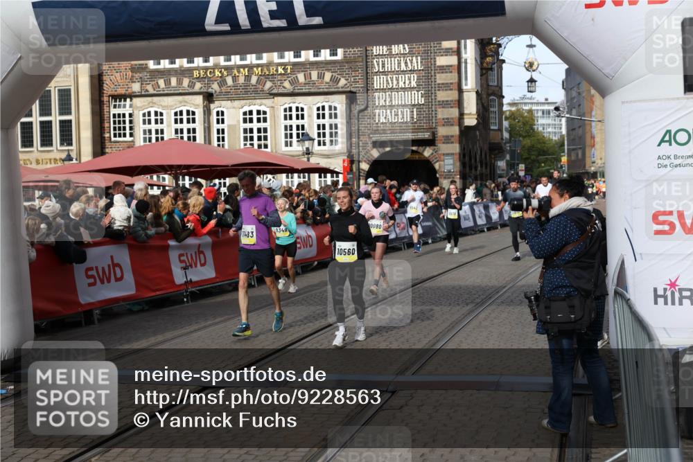 05.10.2025 - 20. swb-Marathon Bremen Yannick Fuchs http://msf.ph/oto/9228563 05.10.2025 10:58:59 Ziel 9349, 9518, 9542, 10080, 10263, 10560, 10561, 11290, 11483, 11612, 11651 meine-sportfotos.de
