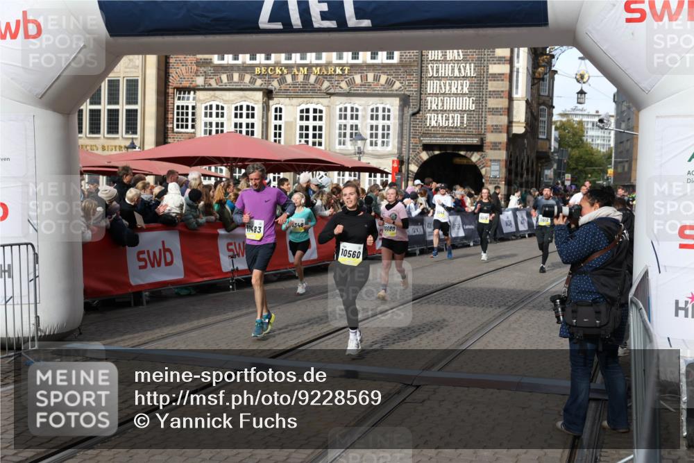 05.10.2025 - 20. swb-Marathon Bremen Yannick Fuchs http://msf.ph/oto/9228569 05.10.2025 10:58:59 Ziel 9349, 9518, 9542, 10080, 10263, 10560, 10561, 11290, 11483, 11612, 11651 meine-sportfotos.de