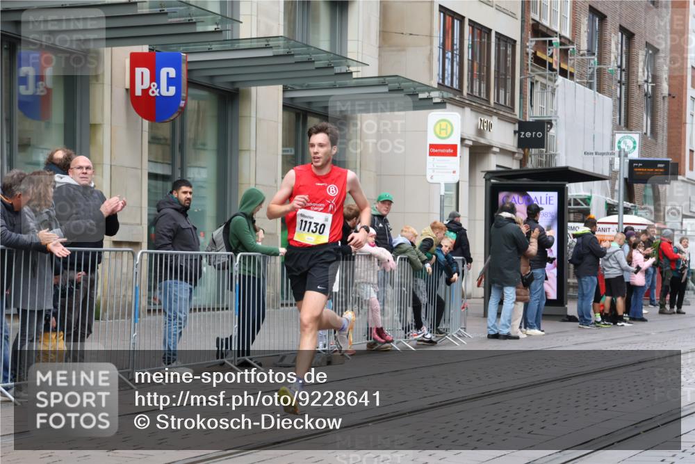 05.10.2025 - 20. swb-Marathon Bremen Strokosch-Dieckow http://msf.ph/oto/9228641 05.10.2025 10:33:33 Ziel 9320, 11130, 9320, 11130 meine-sportfotos.de