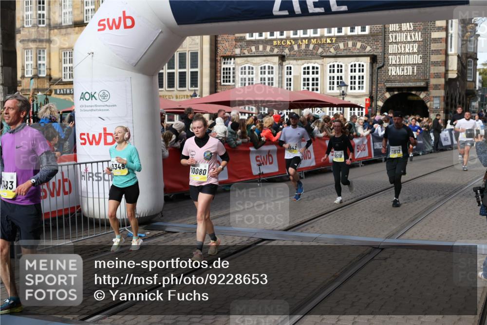 05.10.2025 - 20. swb-Marathon Bremen Yannick Fuchs http://msf.ph/oto/9228653 05.10.2025 10:59:01 Ziel 9349, 9518, 9542, 9601, 10080, 10263, 10560, 11290, 11483, 11612, 11651 meine-sportfotos.de