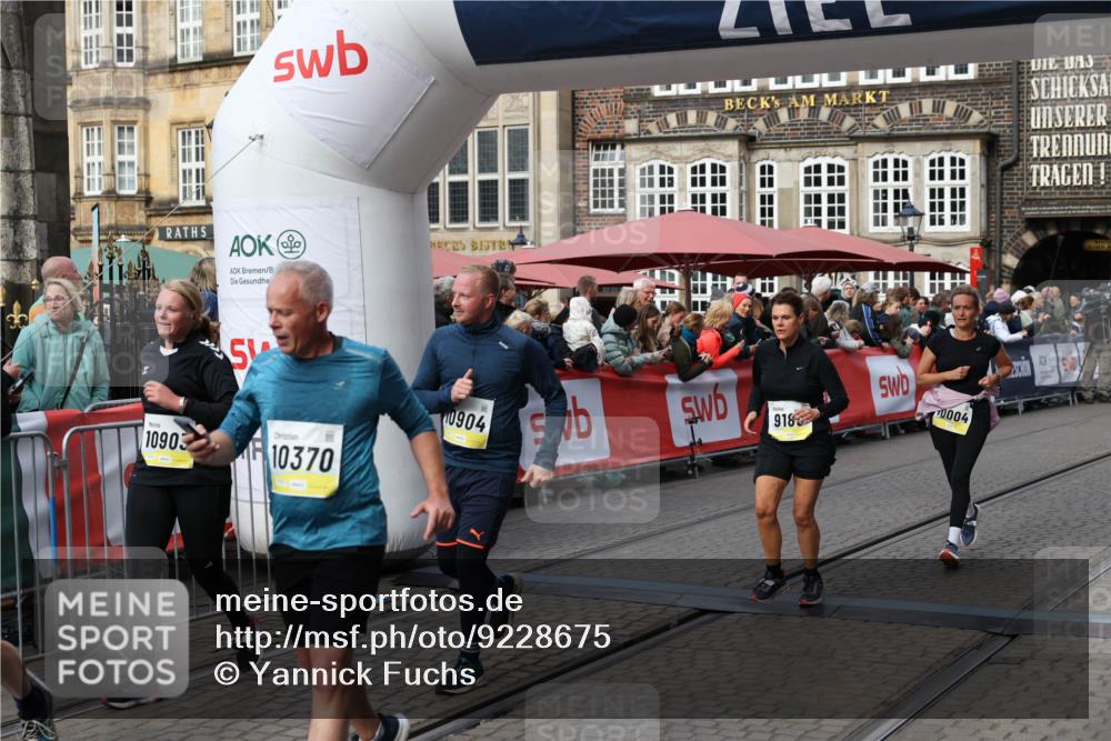 05.10.2025 - 20. swb-Marathon Bremen Yannick Fuchs http://msf.ph/oto/9228675 05.10.2025 11:01:53 Ziel 9189, 9269, 9294, 9782, 10004, 10026, 10370, 10903, 10904 meine-sportfotos.de