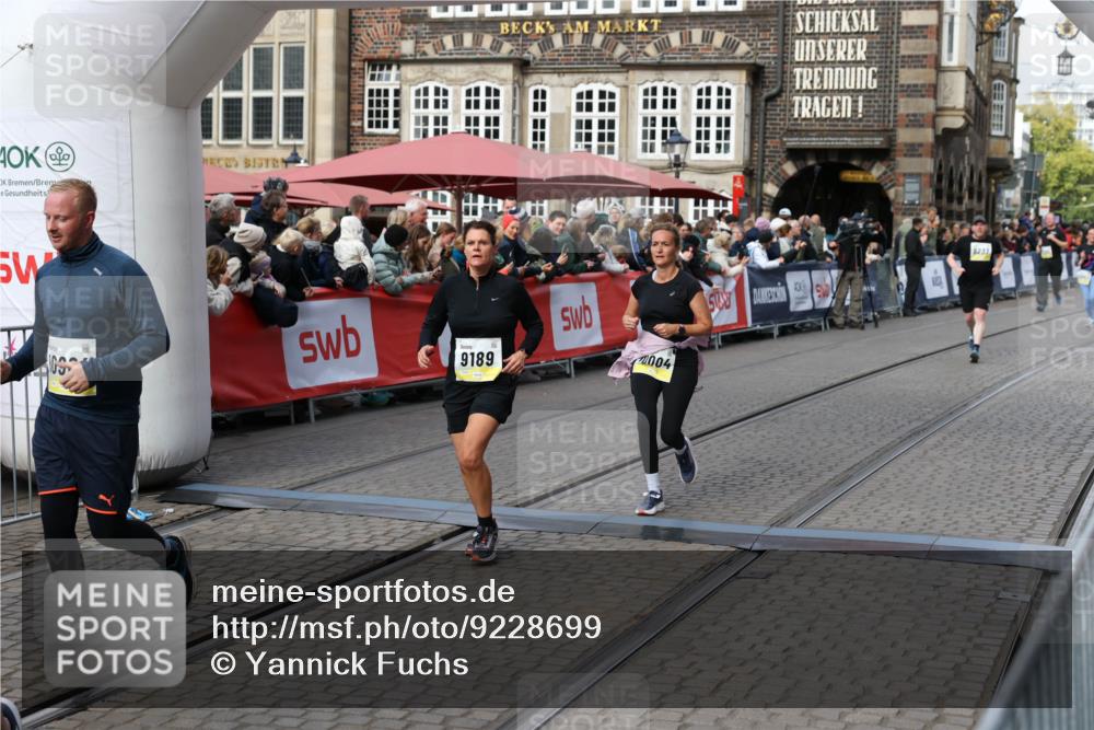 05.10.2025 - 20. swb-Marathon Bremen Yannick Fuchs http://msf.ph/oto/9228699 05.10.2025 11:01:53 Ziel 9189, 9269, 9294, 9782, 10004, 10026, 10370, 10903, 10904 meine-sportfotos.de