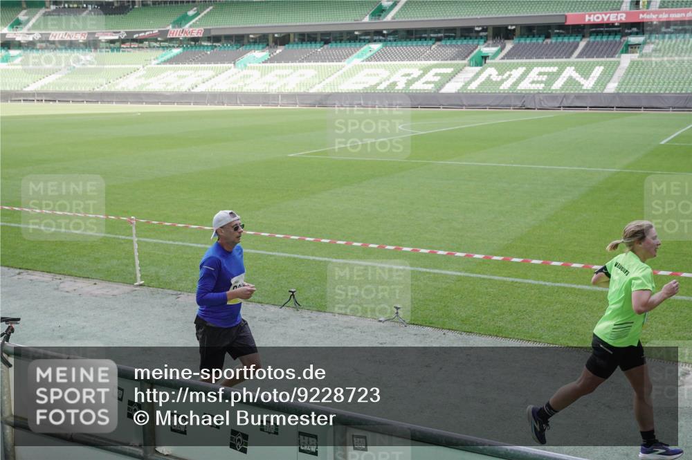 05.10.2025 - 20. swb-Marathon Bremen Michael Burmester http://msf.ph/oto/9228723 05.10.2025 10:26:46 Laufen im Stadion 8000, 9009, 9202, 9250, 9270, 9285, 9290, 9351, 9362, 9396, 9400, 9411, 9545, 9590, 9678, 9876, 9878, 9885, 9897, 9921, 9960, 9963, 10045, 10053, 10090, 10091, 10092, 10277, 10304, 10351, 10411, 10431, 10447, 10568, 10624, 10633, 10649, 10682, 10773, 10792, 10816, 10823, 10851, 11362, 11488, 11585, 11645, 11648, 11683, 11714, 11715, 9170, 10044, 10554, 10559, 10780, 10816, 10961, 11178, 11422, 11617, 11666 meine-sportfotos.de