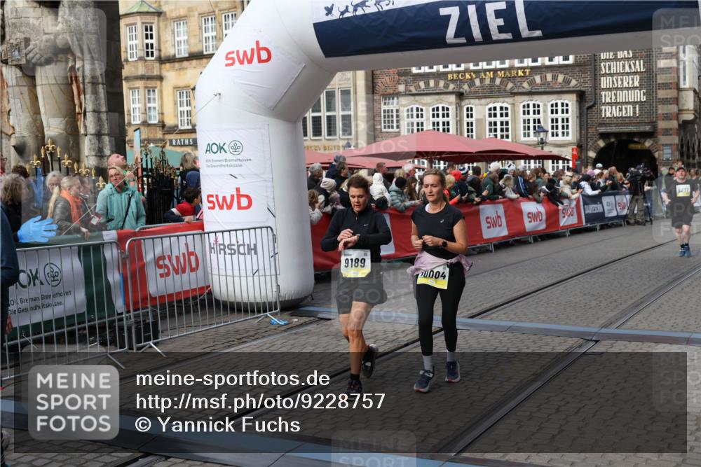 05.10.2025 - 20. swb-Marathon Bremen Yannick Fuchs http://msf.ph/oto/9228757 05.10.2025 11:01:54 Ziel 9189, 9237, 9269, 9294, 9782, 10004, 10370, 10903, 10904 meine-sportfotos.de