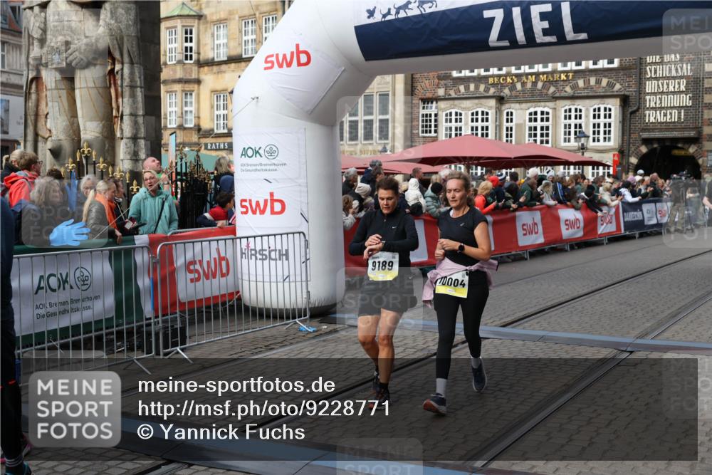 05.10.2025 - 20. swb-Marathon Bremen Yannick Fuchs http://msf.ph/oto/9228771 05.10.2025 11:01:54 Ziel 9189, 9237, 9269, 9294, 9782, 10004, 10370, 10903, 10904 meine-sportfotos.de