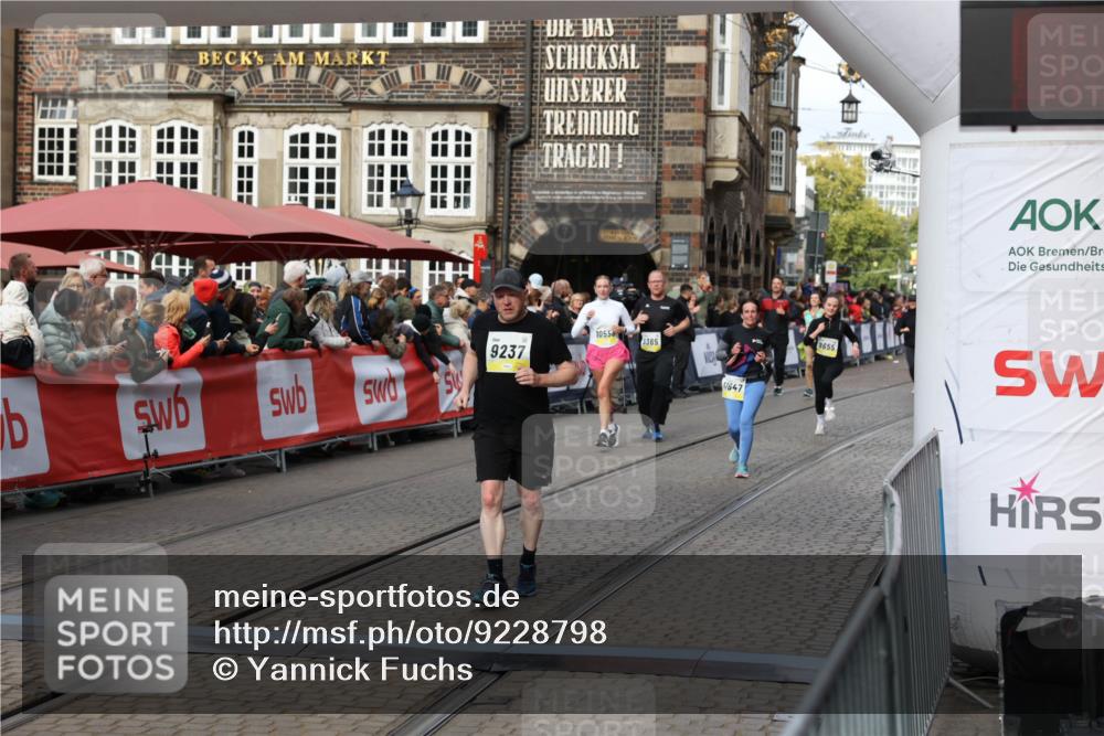 05.10.2025 - 20. swb-Marathon Bremen Yannick Fuchs http://msf.ph/oto/9228798 05.10.2025 11:01:57 Ziel 9189, 9237, 9294, 9655, 10004, 10370, 10903, 10904, 11647 meine-sportfotos.de