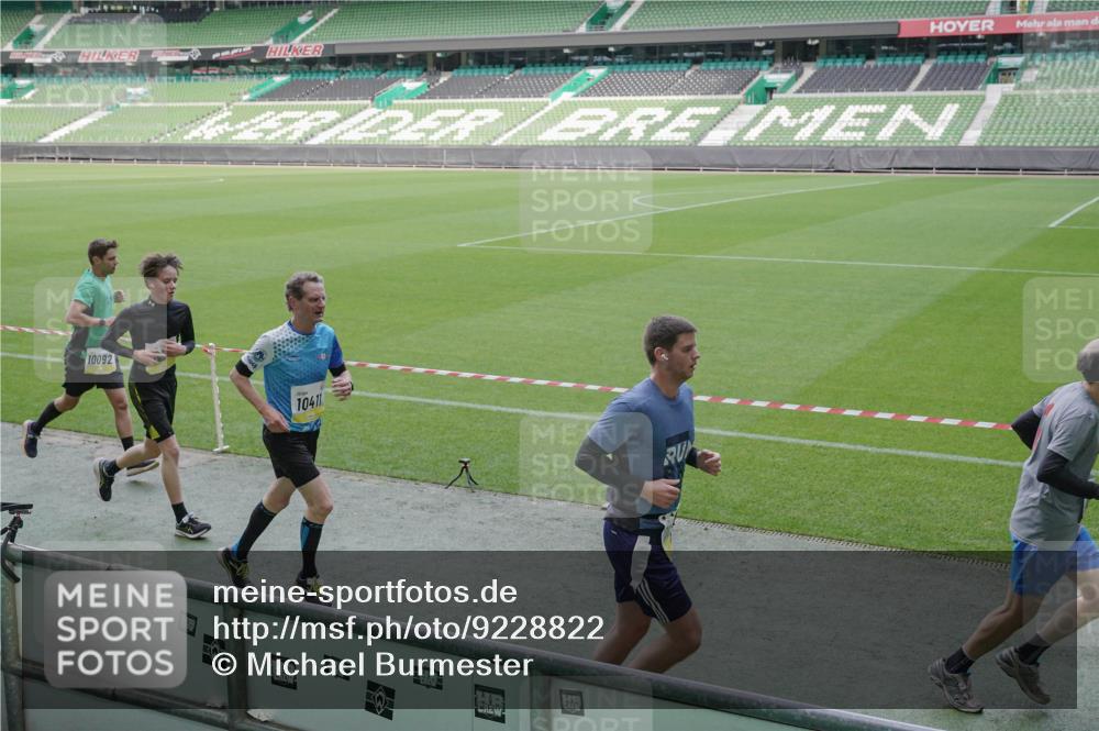 05.10.2025 - 20. swb-Marathon Bremen Michael Burmester http://msf.ph/oto/9228822 05.10.2025 10:26:55 Laufen im Stadion 28, 9009, 9202, 9250, 9270, 9285, 9290, 9351, 9362, 9396, 9400, 9411, 9545, 9590, 9678, 9709, 9876, 9878, 9885, 9897, 9921, 9960, 9961, 10045, 10053, 10090, 10091, 10092, 10277, 10351, 10411, 10431, 10447, 10568, 10633, 10634, 10649, 10682, 10750, 10773, 10792, 10823, 10898, 10947, 11362, 11585, 11645, 11648, 11683, 11714, 11715, 8000, 9170, 9963, 10044, 10304, 10559, 10624, 10780, 10816, 10851, 11488, 11617 meine-sportfotos.de