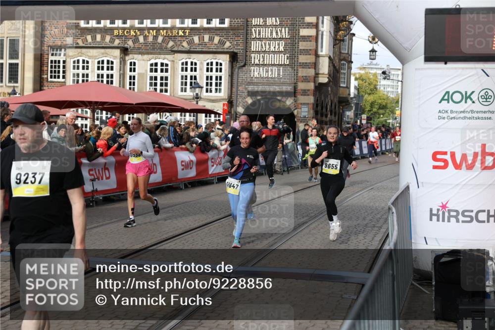 05.10.2025 - 20. swb-Marathon Bremen Yannick Fuchs http://msf.ph/oto/9228856 05.10.2025 11:02:00 Ziel 9237, 9365, 9655, 10004, 10558, 10837, 11415, 11647 meine-sportfotos.de