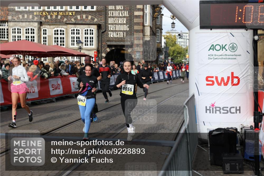 05.10.2025 - 20. swb-Marathon Bremen Yannick Fuchs http://msf.ph/oto/9228893 05.10.2025 11:02:00 Ziel 9237, 9365, 9655, 10004, 10558, 10837, 11415, 11647 meine-sportfotos.de