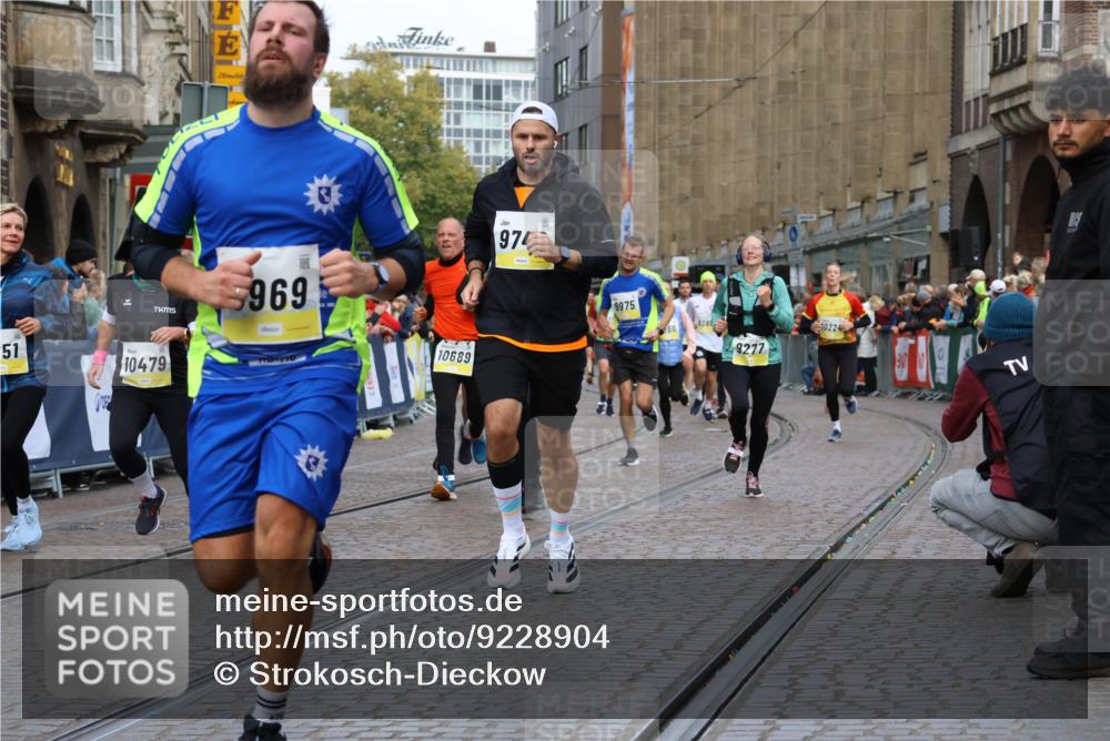 05.10.2025 - 20. swb-Marathon Bremen Strokosch-Dieckow http://msf.ph/oto/9228904 05.10.2025 10:50:47 Ziel 7733, 9230, 9251, 9277, 9399, 9658, 9715, 9742, 9832, 9888, 9966, 9969, 9975, 10043, 10224, 10279, 10479, 10689, 11220, 11311, 11543, 11661 meine-sportfotos.de